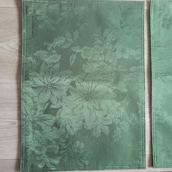 Green Poinsettia Placemats Set Of 4 New - Picture 4 of 6